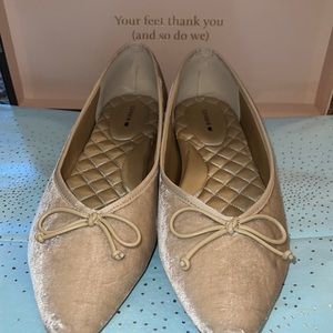 Birdies Goldfinch Velvet Ballet Flat Size 9